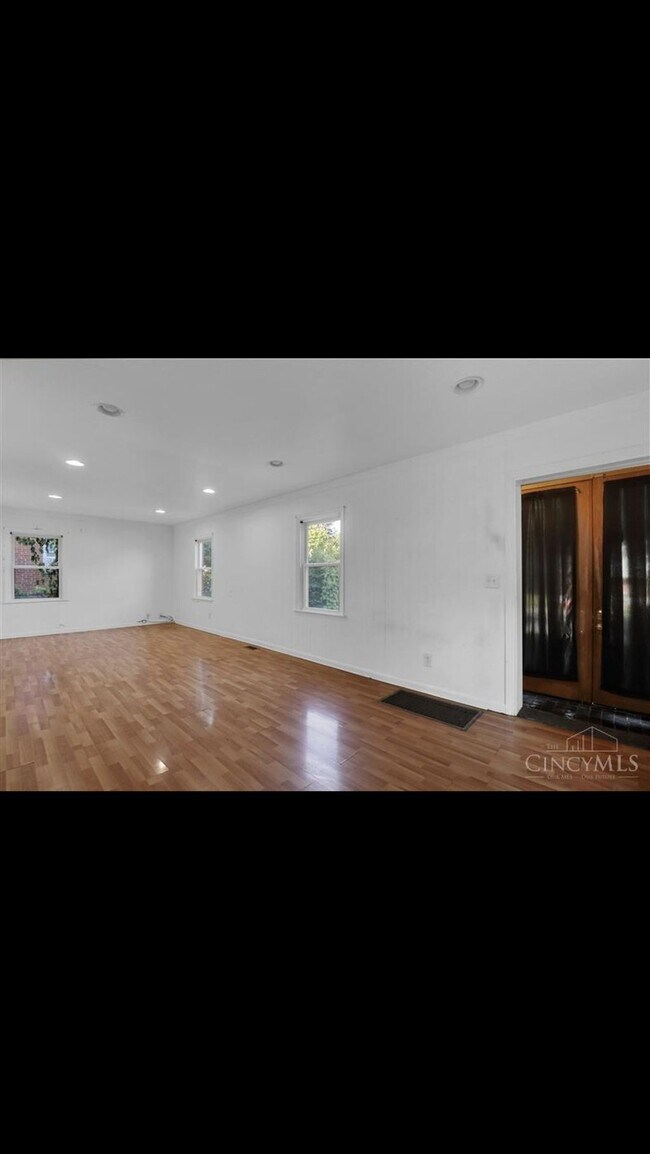 Foto del edificio - 8010 Daly Rd