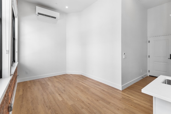 Building Photo - 101 Richmond St