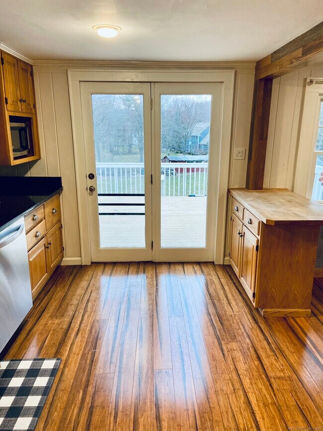 Foto del edificio - 38-100 100 Acres Rd