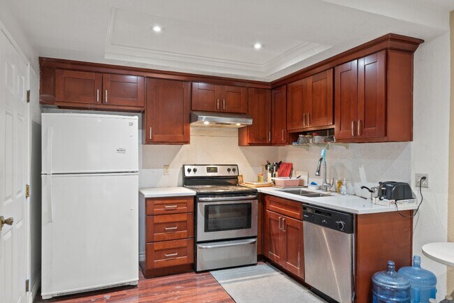 Kitchen - 329 Educational Park Dr