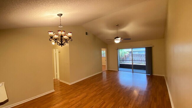 Building Photo - 3 Bedroom, 2 Bath Single-Family Home Near ...