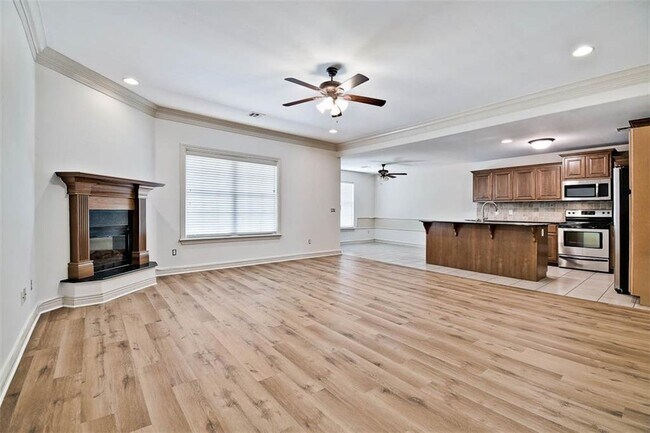 Foto del edificio - 2800 SW Azalea Ave