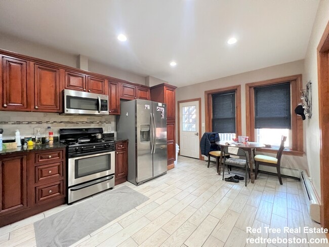 Building Photo - 655 Washington St