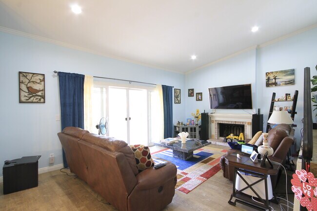 Foto del edificio - 15410 Sunset Ridge Ln