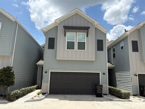 Building Photo - 8107 Esther Acres Ln