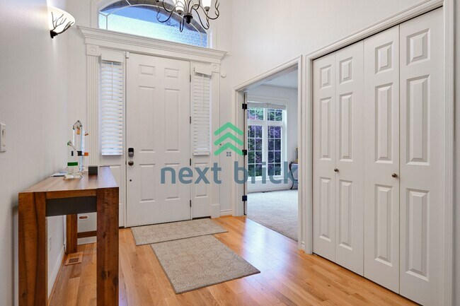 Building Photo - "Spacious 4-Bedroom Retreat with 4.5 Baths in Scenic Snohomish - Your 4400 Sq Ft Haven Awaits!"