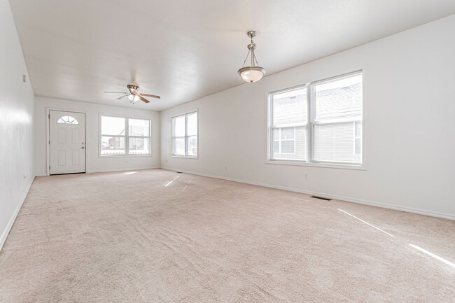 Foto del edificio - 910 Whitetail CT