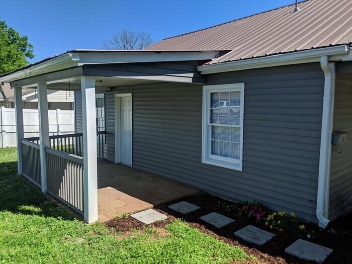 Foto principal - 1516 Oakwood Ave NE