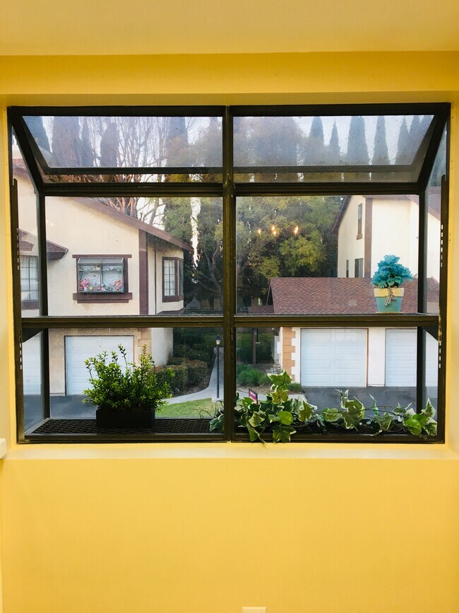 Foto del edificio - 9014 Stacie Ln