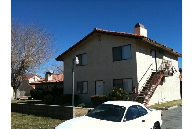 Building Photo - 802 E Avenue J-12