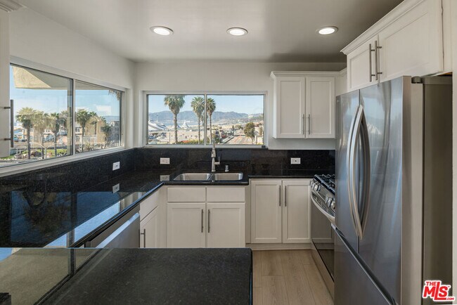 Building Photo - 1649 Appian Way
