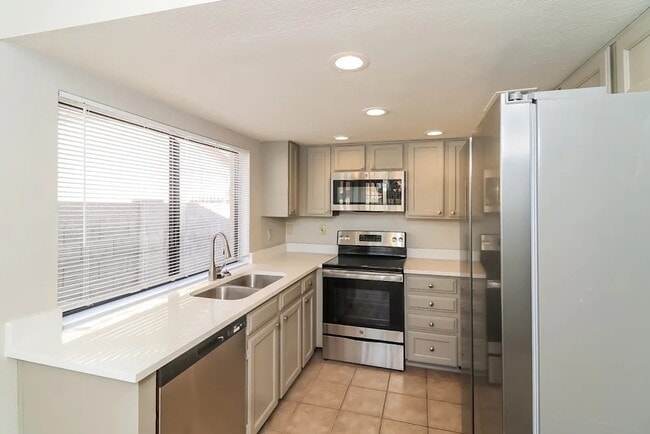 Building Photo - 5140 N 69th Ave