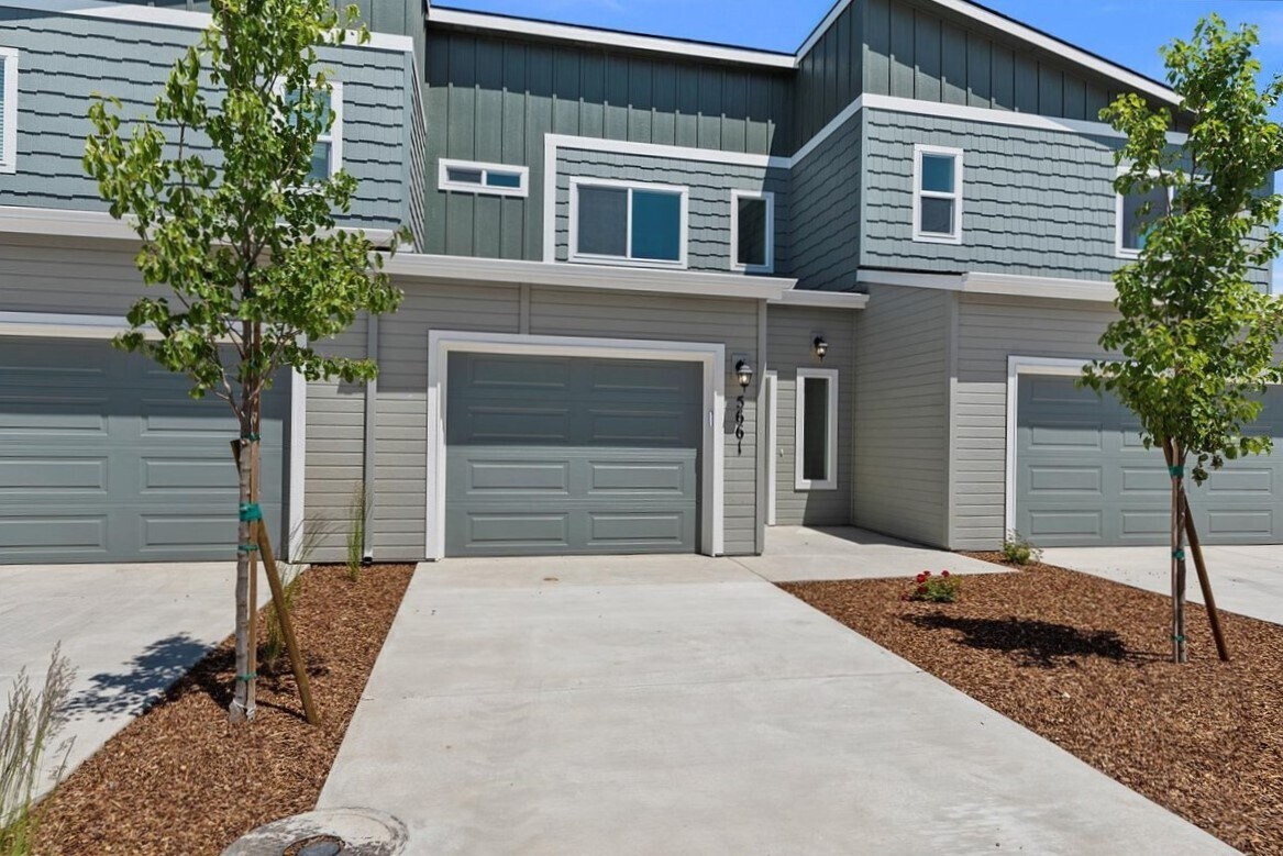 Primary Photo - 5637 E Bollo St