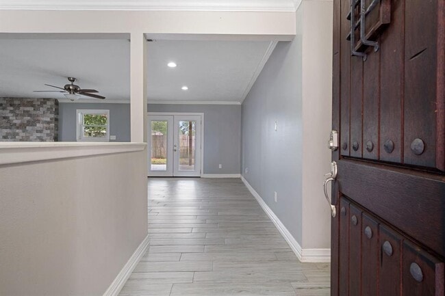 Building Photo - 13834 Fleur De Lis Blvd