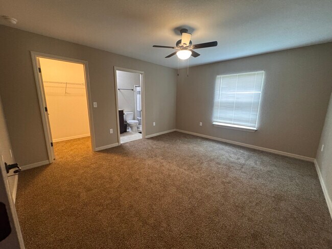 Foto del edificio - 6949 SW 152nd St