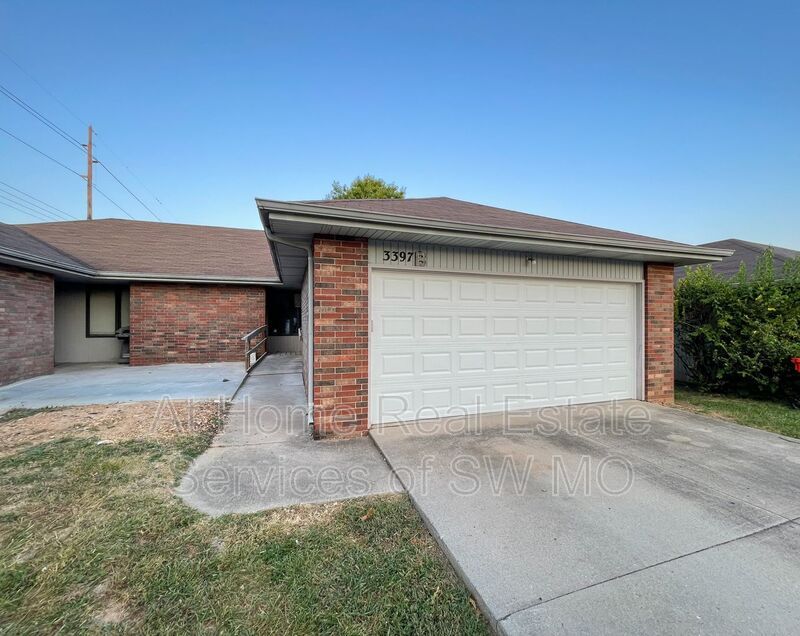 Foto principal - 3397 S Clifton Ave