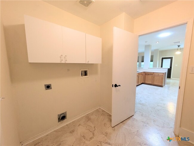 Building Photo - 1623 Sunnycrest Cir