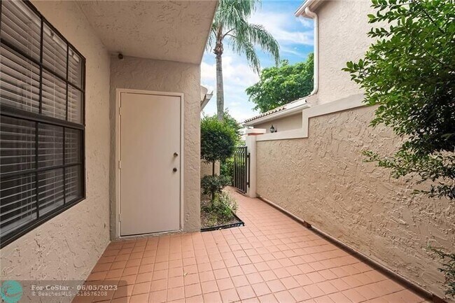 Building Photo - 6020 Verde Trail S