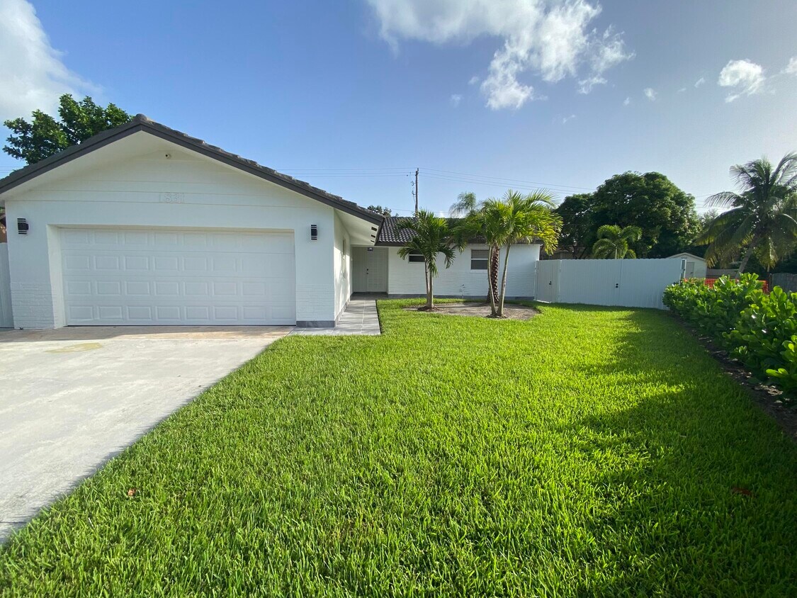 1831 East Ct, West Palm Beach, FL 33406 House for Rent in West Palm Beach, FL