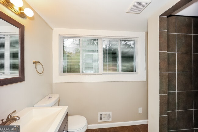Building Photo - 3210 Linden Garden Dr