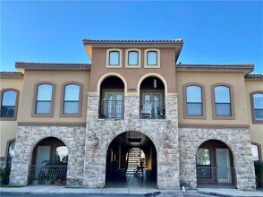 Building Photo - 2805 Mimosa St