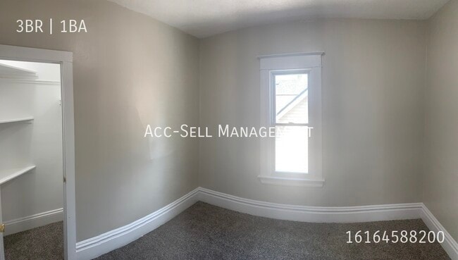 Foto del edificio - 944 Davis Ave NW