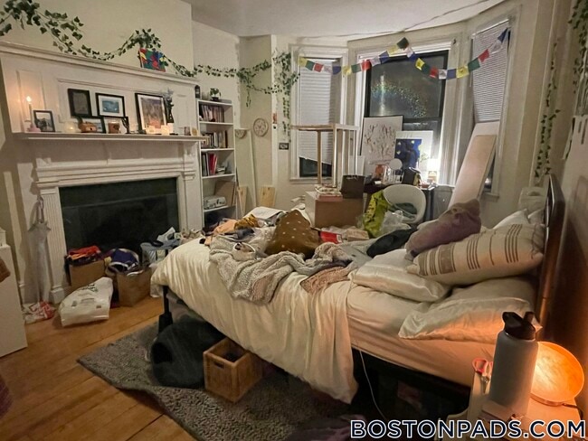 Building Photo - 12 Glenville Ave