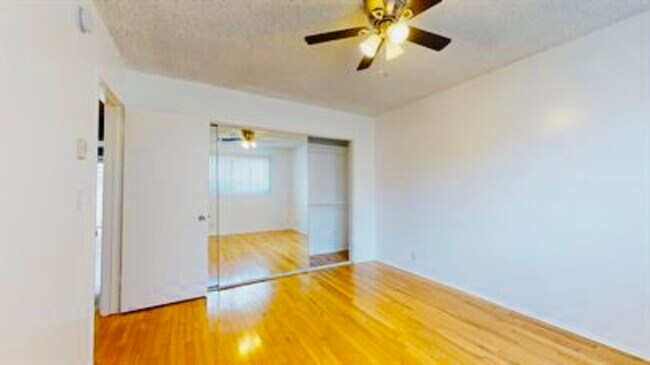 Foto del edificio - 425 N Hobart Blvd