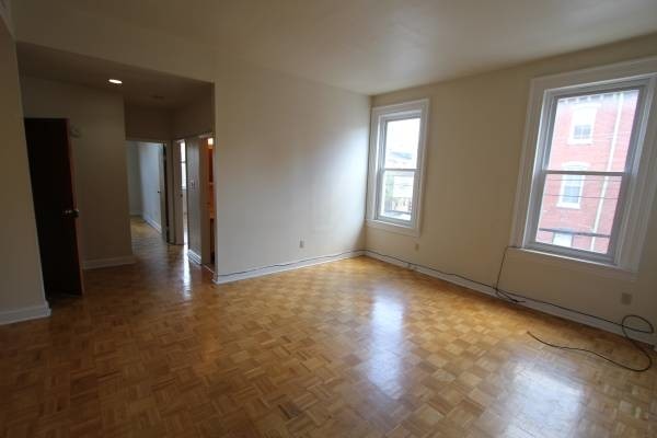 Building Photo - 33 Gainsborough St
