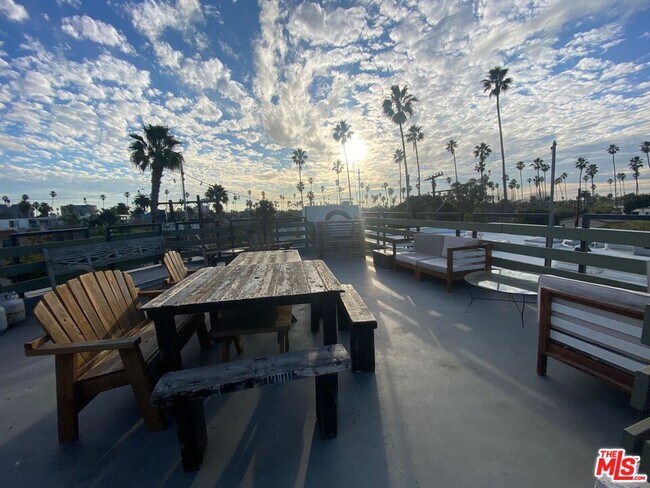 Foto del edificio - 2207 Brenta Pl