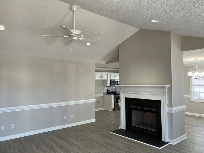 Building Photo - 117 Justin Ct