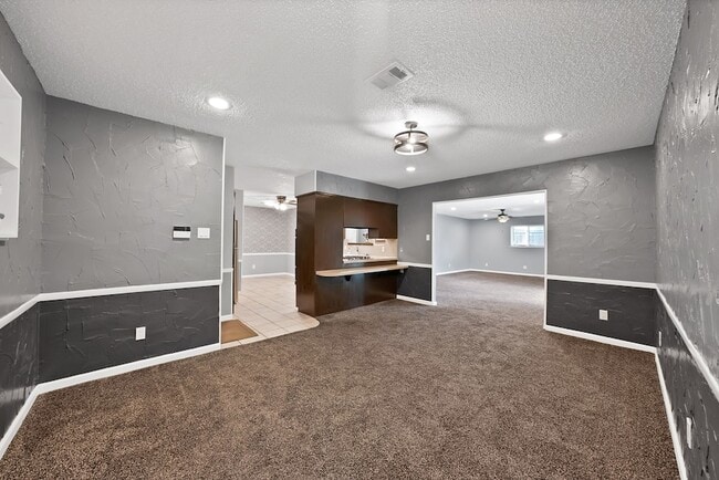 Building Photo - 1103 Wildwood Dr