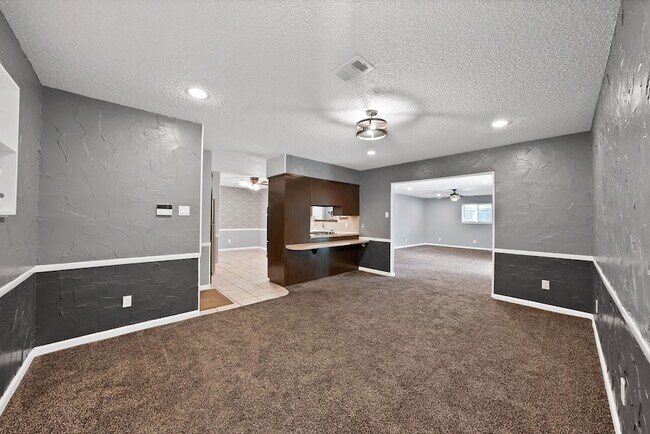 Foto del edificio - 1103 Wildwood Dr