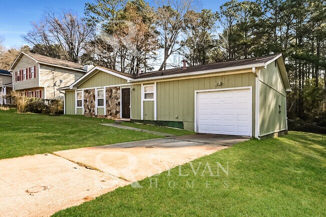 Building Photo - The living is easy in this 3 bedroom, 2 ba...