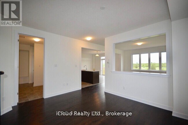 Building Photo - 166 Aviron Cres