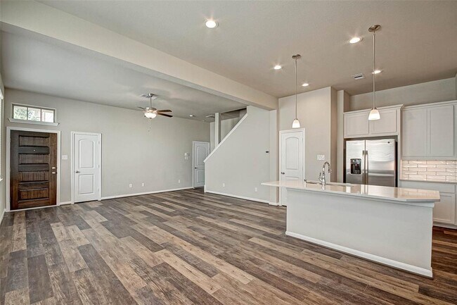 Foto del edificio - 363 Biltmore Loop