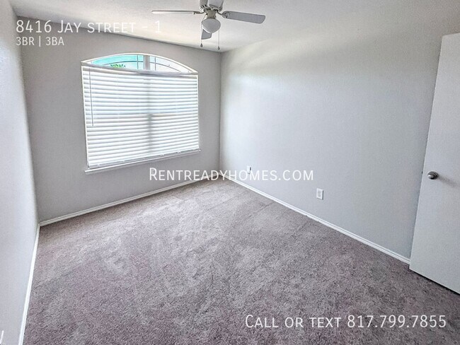 Foto del edificio - 8416 Jay St