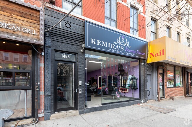 Local comercial en planta baja - 1485 Fulton St