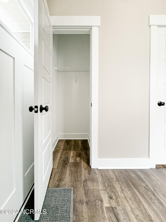 Foto del edificio - 210 Hawks Bluff Dr