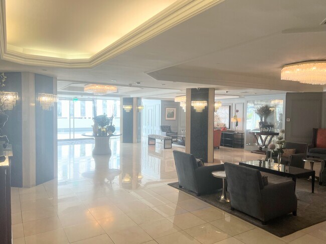Vestíbulo - 10660 Wilshire Blvd