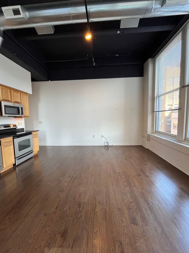 Building Photo - 801 Walnut St