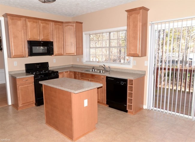 Building Photo - 4 br, 2.5 bath House - 700 Ashton Lane