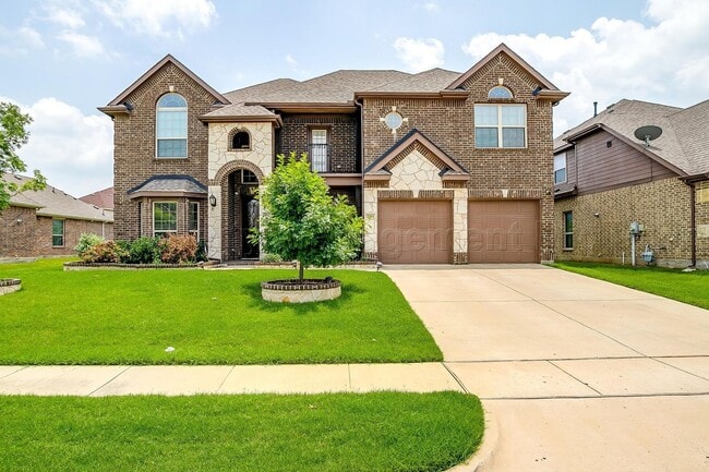 Gorgeous 5 bedroom, 4 bath home in Mansfield ISD - Gorgeous 5 bedroom, 4 bath home in Mansfield ISD
