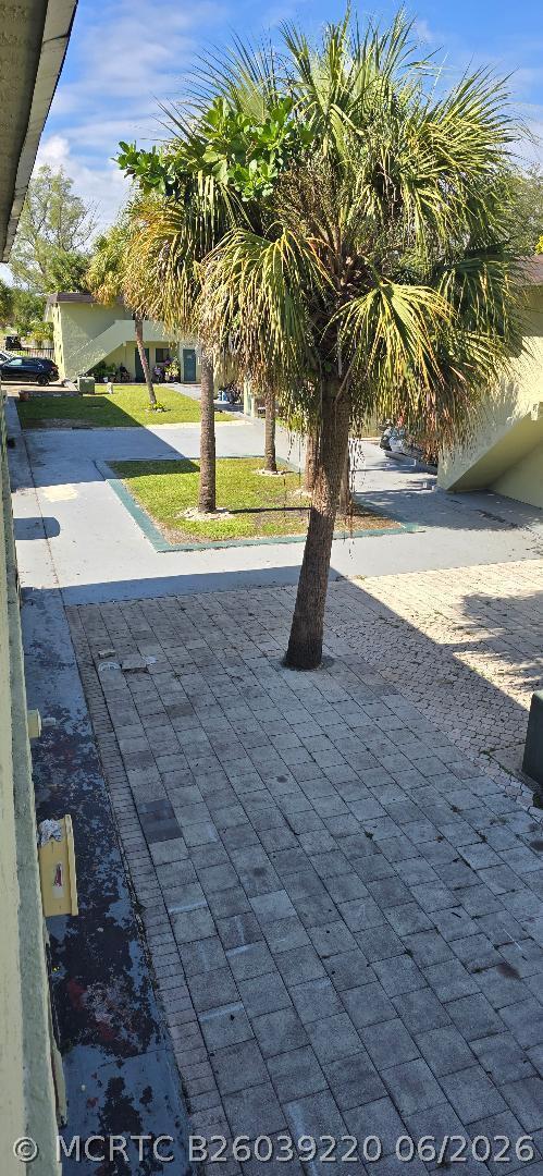 Foto del edificio - 2250 NW 183rd St