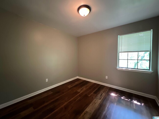 Foto del edificio - 1717 6th Pl Cir NW