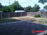 Charming 3 Bed, 1 Bath Home with Garage in Bakersfield