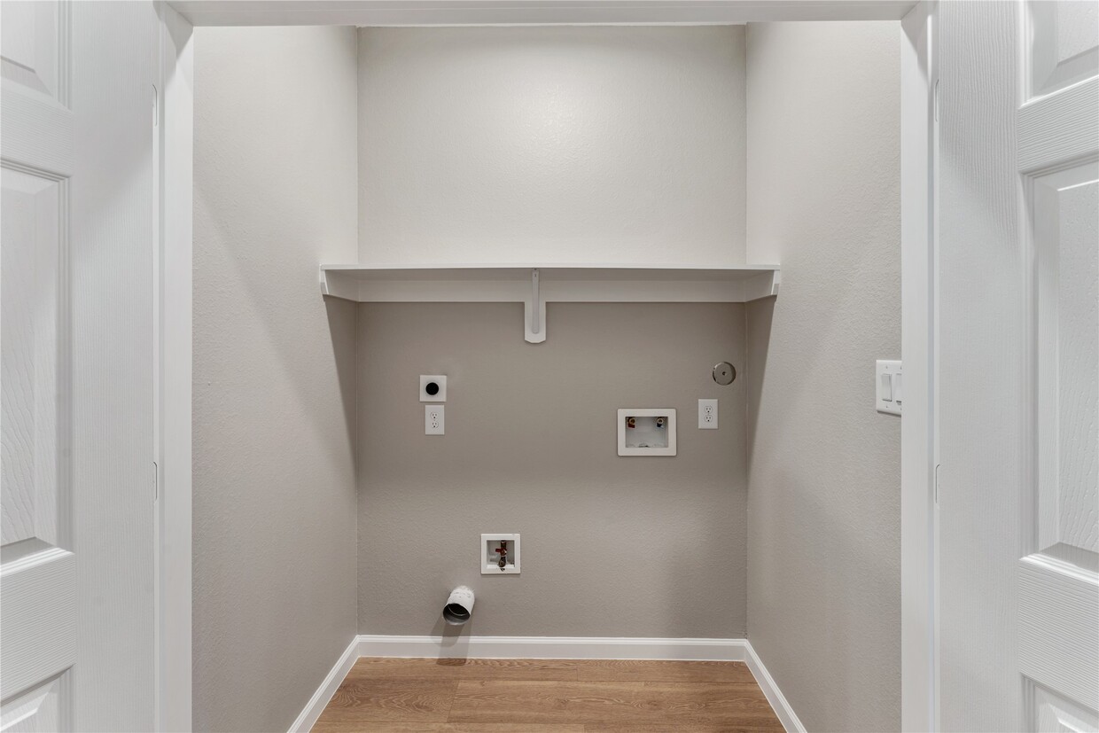 Building Photo - 4902 Rue St