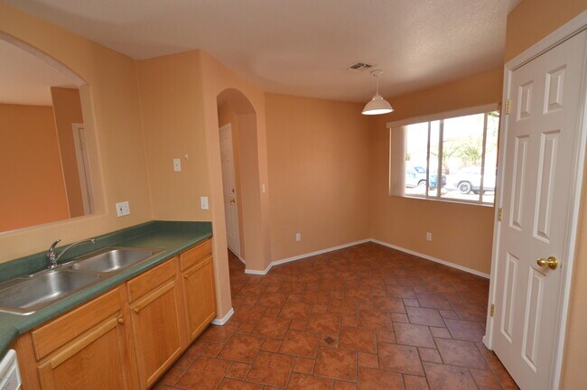 Building Photo - 2177 W Burlwood Way