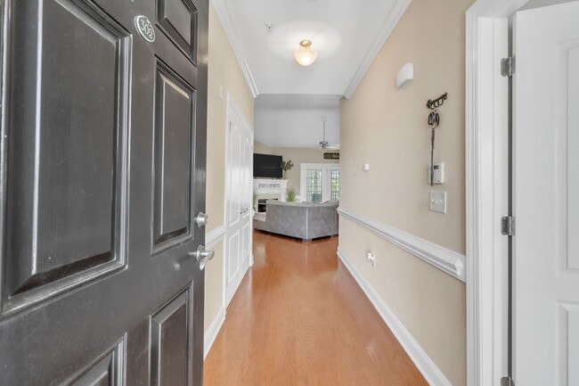 Building Photo - 124 Gallery Dr