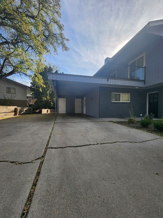 Building Photo - Stunning 2 Bedroom 2 Bathroom Home In Paye...